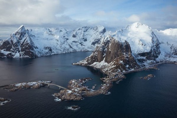 Comment organiser une croisière pour explorer les fjords de Norvège?